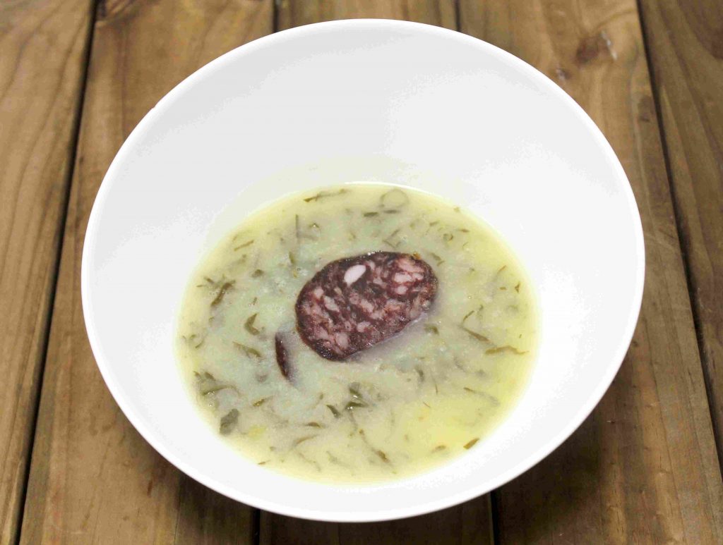 CALDO VERDE PORTUGUÉS CON SALCHICHÓN IBÉRICO