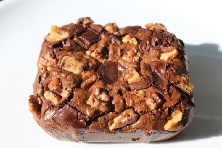 BROWNIE DE CHOCOLATE NEGRO Y NUECES