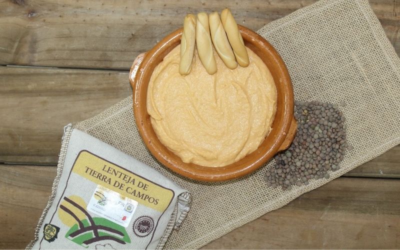 Hummus de lentejas y pimientos del piquillos