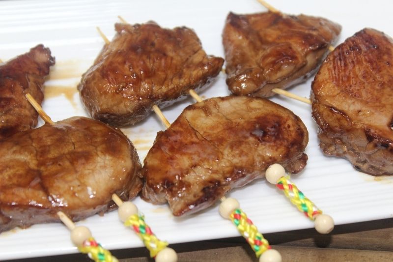 Brochetas de solomillo de cerdo teriyaki